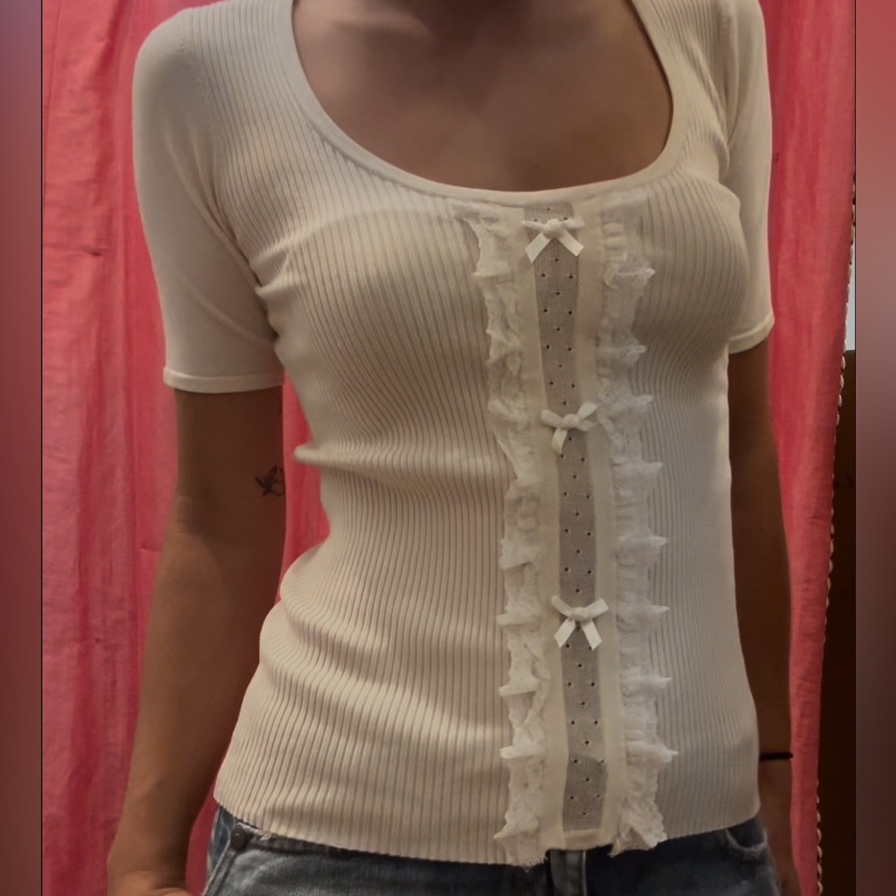 Votre Nom Cream Ribbed Ruffled Blouse